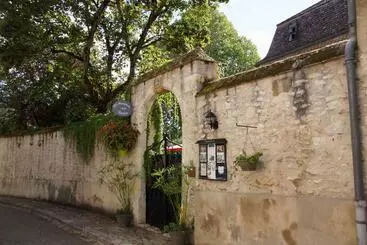 ベッドアンドブレックファースト Les Remparts De La Bastide