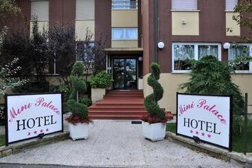 호텔 Mini Palace  Country House