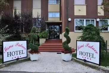 Отель Mini Palace  Country House