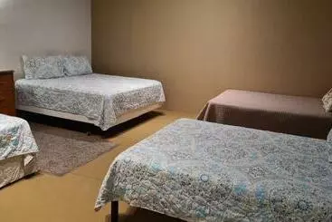 Pension Sleeps 16 People Goliath Super Apartment 2 Minutes From Sandy Beach