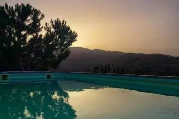 تختخواب و صبحانه Finca Serrato