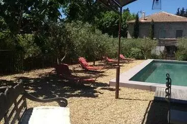 Aamiaismajoitus (B&B) Mas De Camejean