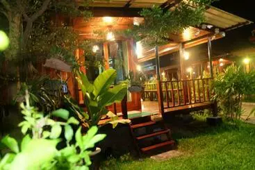 ペンション Ruen Orathai Resort