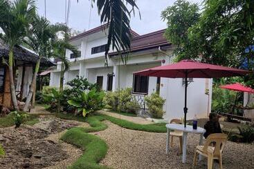 Cămin Mannah Garden Staycation Place