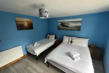 Majatalo Island Lodge Since 1835 Barbican, Free Limited Parking, Dogs Friendly , Perfect For Ferry Terminal