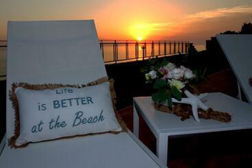 تختخواب و صبحانه Sunset House