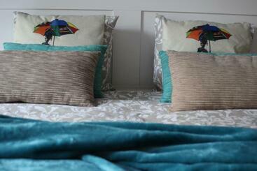 Selemo B&b   Business And Leisure   Guestroom With Private Entrance   Ensuite Bathroom   Free Parkin