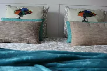 Selemo B&b   Business And Leisure   Guestroom With Private Entrance   Ensuite Bathroom   Free Parkin