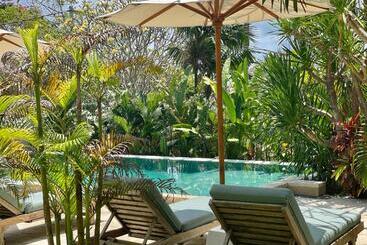 هتل Incense Impossible Beach Adults Only