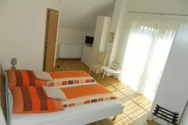 Majatalo Gästehaus Borniger