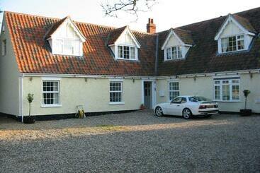 Bed and Breakfast Home Farm Cottage Guest House