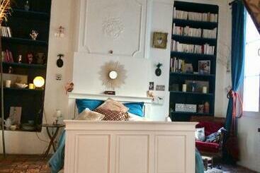 تختخواب و صبحانه Le Boudoir D Artiste