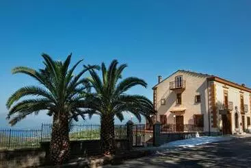 تختخواب و صبحانه Villa Priante