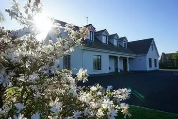 Crossriver Bed And Breakfast