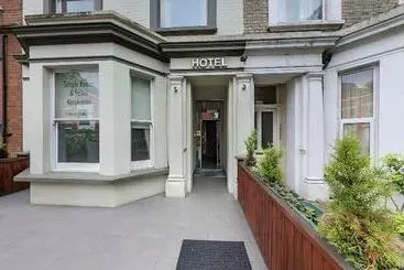 酒店 Simply Rooms & Suites