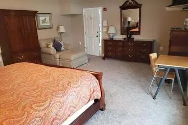 Blue Heron Inn   A Bed And Breakfast Llc