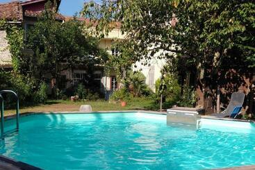 צימר Le Patio Gironnais