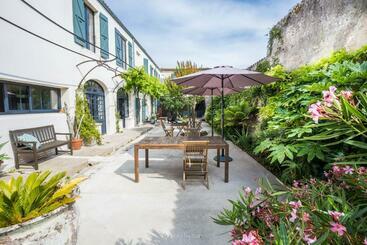 ベッドアンドブレックファースト L’ostréale