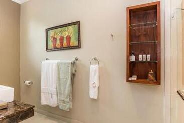 Отель Ekhaya Boutique