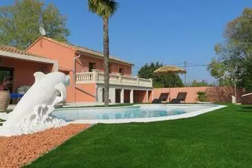 ペンション Maison 4 étoiles Et Studio 3 étoiles Indépendants Avec Piscine