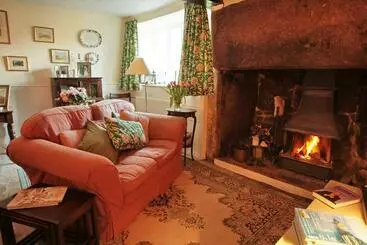 Bed and Breakfast Brook Farmhouse
