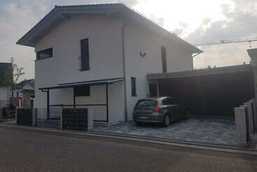 פנסיון Fewo Bei Alex