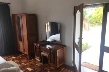 بنسيون Towerzicht Guest House