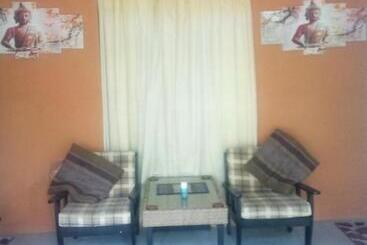 בית מלון כפרי Travellers Rest