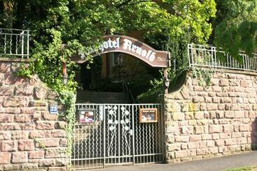 בית מלון כפרי Villa Arnold