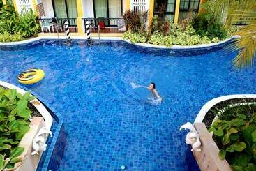 アパートホテル Venetian Poseidon Pool