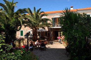 Adonis Hotel & Studios