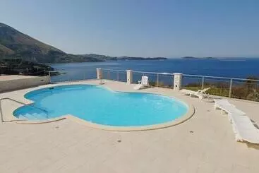 Apartments Marnic