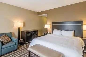 Отель Hampton Inn New Albany