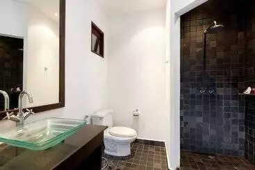 ホテル Sensive Hill Villas