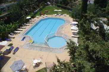 Theodorou Beach Hotel Apartments