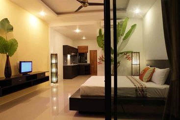 Taro Hotel & Bungalows