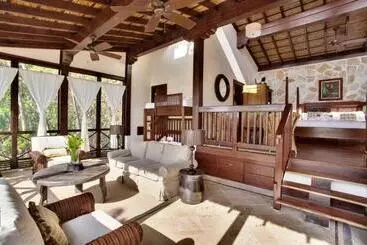 فندق Ian Anderson Caves Branch Jungle Lodge