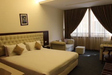 Midtown Hotel & Suites