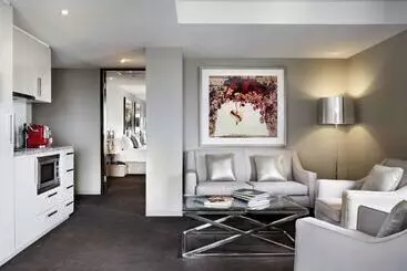 فندق The Olsen Melbourne  Art Series