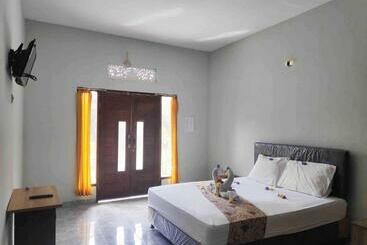 בית מלון כפרי Oyo 90547 Pondok Saren Anyar