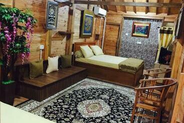 Vandrarhem Penginapan Muslim Yuni Inn