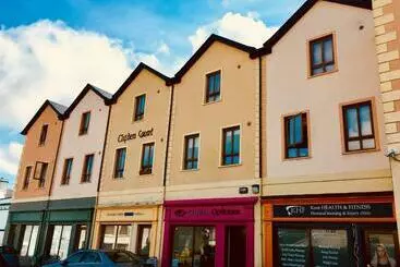 Bed & Breakfast Treasure Box Retreat