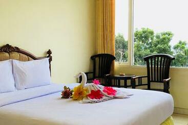 Hotel Dragon Palace  By Amazing