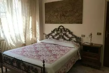 ベッドアンドブレックファースト La Lanterna Di Lida E Beppe