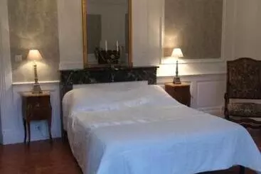 ベッドアンドブレックファースト Château De La Cazette