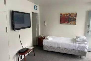 Cranford Cottages And Motel