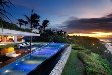 Hotelli The Ungasan Clifftop Resort