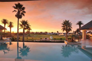 BON Hotel Shelley Point