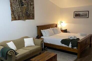 צימר Holly House Garden Studio