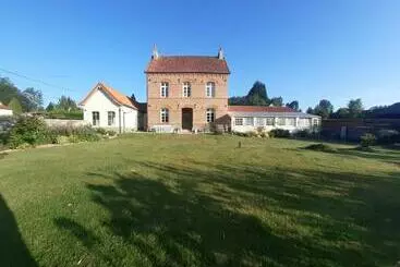 Aamiaismajoitus (B&B) Le Presbytère De Fressin
